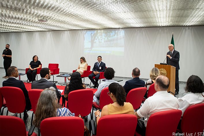 Capa da notícia: Encontro debate acessibilidade e inclusão no ambiente de trabalho