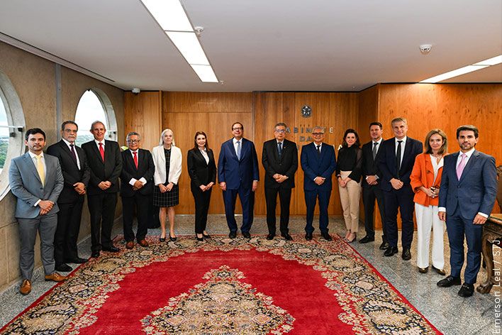 Capa da notícia: Magistrados da Suprema Corte do Peru visitam o STJ