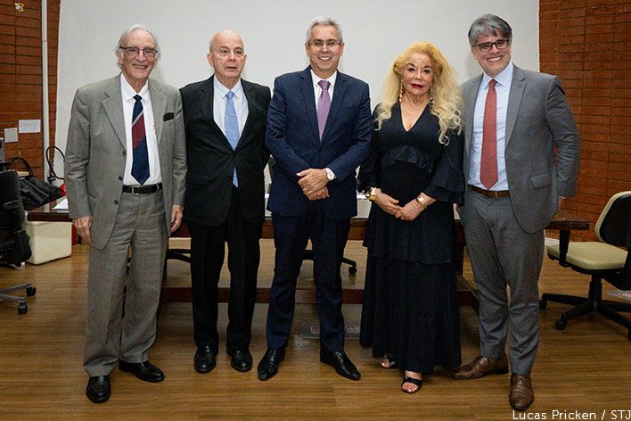 Capa da notícia: Ministro Gurgel de Faria é aprovado com nota máxima para professor titular da UnB