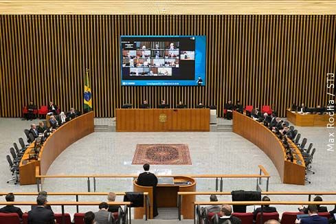 Capa da notícia: Em repetitivo, Corte Especial define critérios para penhora de salário por dívidas não alimentares