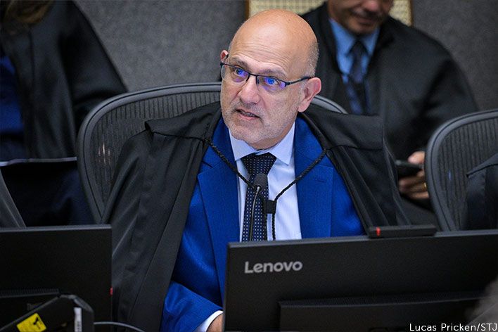 Capa da notícia: Novo caso de prompt injection: STJ multa advogados em R$ 20 mil por ato contra a dignidade da Justiça