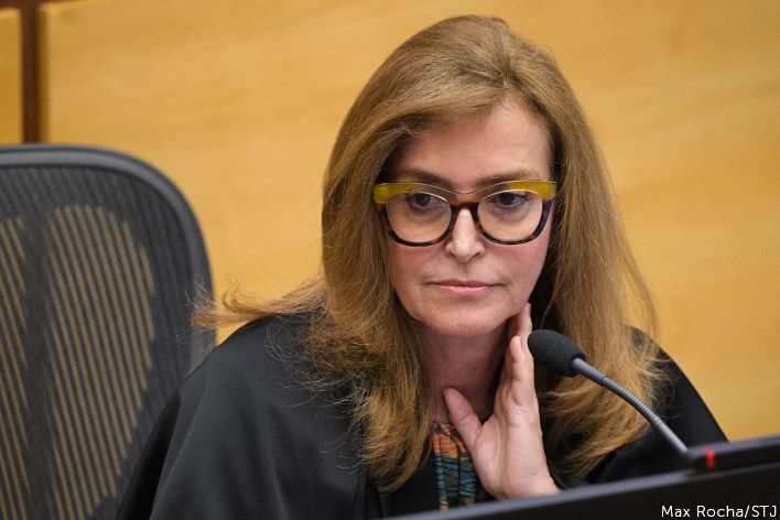 Capa da notícia: Novo auxílio pago para atingidos por desastre de Brumadinho ficará suspenso até julgamento de recurso da Vale no STJ