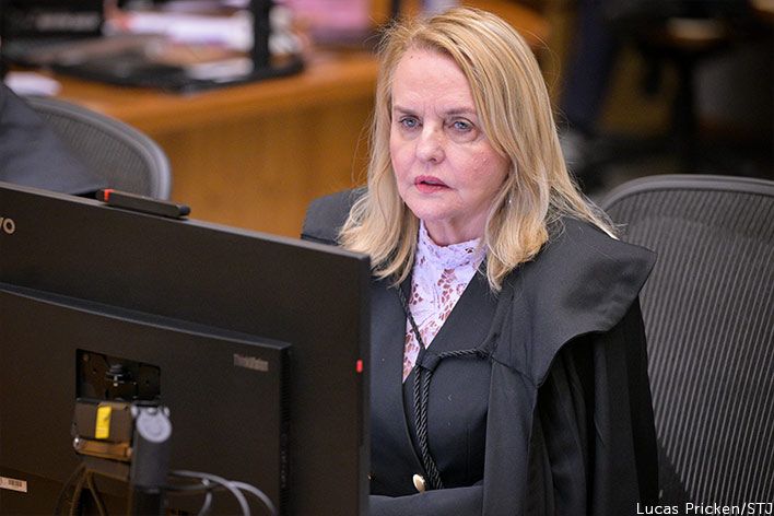 Capa da notícia: Juízo do júri deve analisar medidas urgentes em feminicídio de militar em MG; IPM pode apurar outros pontos da investigação
